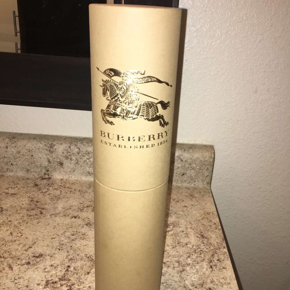 Burberry Men’s Scarf - Picture 2 of 5